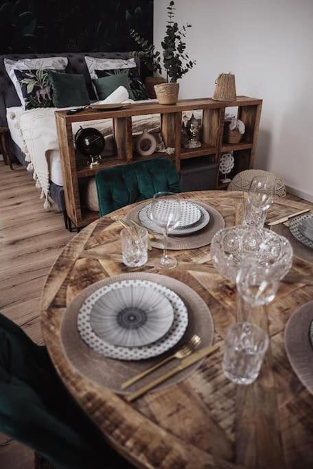 Cozy Dreams: Deluxe 2-Zimmer-Apartment -Kueche Nürnberg Eksteriør billede