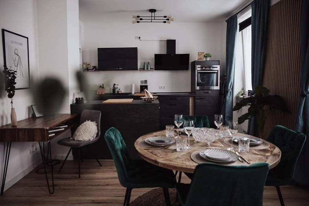 Cozy Dreams: Deluxe 2-Zimmer-Apartment -Kueche Nürnberg Eksteriør billede